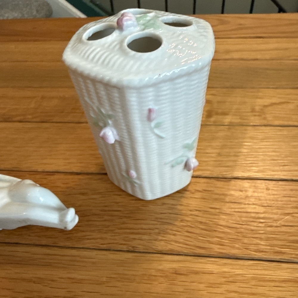 Vintage Cottagecore Rose Pink Floral Porcelain Toothbrush Holder & Angel Figure - Picture 5 of 10